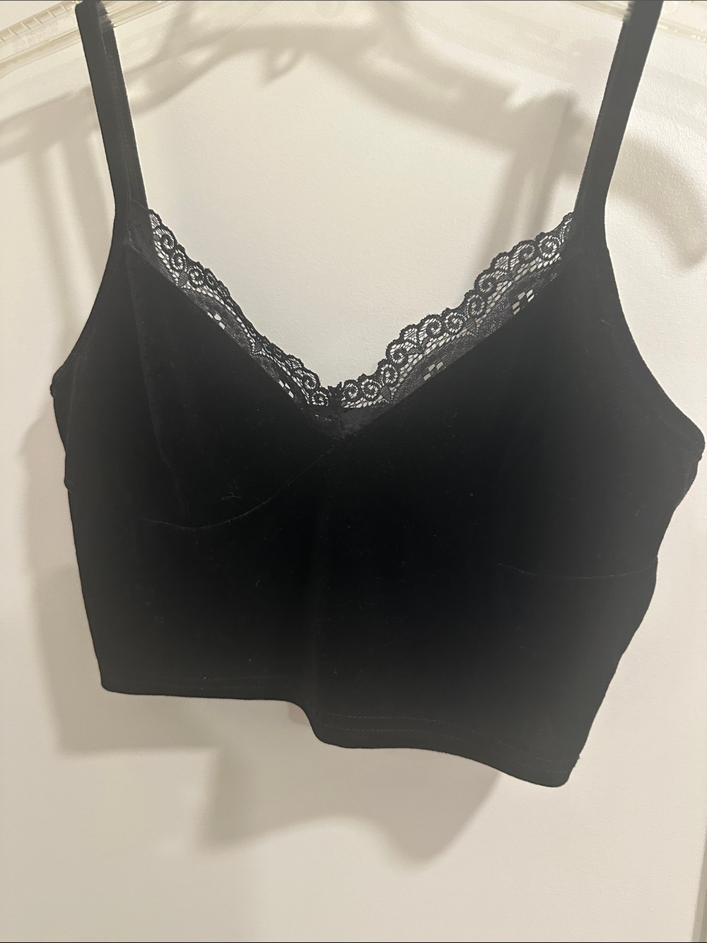 ROMWE Black Lace-Trim Velvet Bralette Camisole